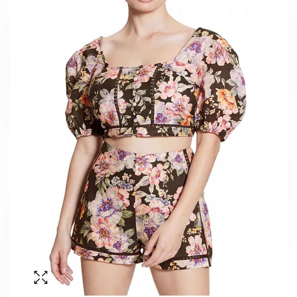 GUESS Women Cassandra Square-Neck Puff-Sleeve Floral Puff Sleeve Top Shorts Set